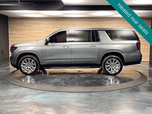 Used 2023 Chevrolet Suburban Premier AWD/4WD image 18