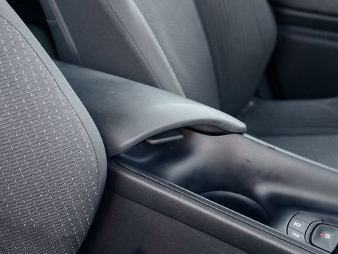 Used 2018 Toyota C-HR XLE FWD image 12