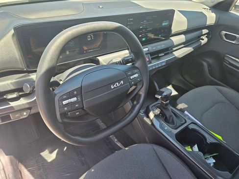 Used 2025 Kia K4 FWD image 12