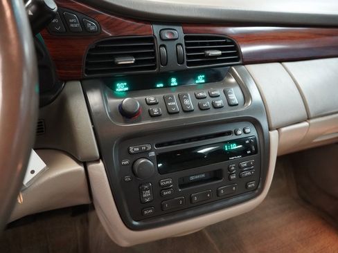 Used 2000 Cadillac De Ville Base 4D Sedan w/ Comfort/Convenience Pkg image 7