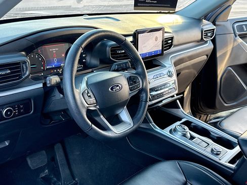 Certified 2023 Ford Explorer XLT w/ Equipment Group 202A image 4