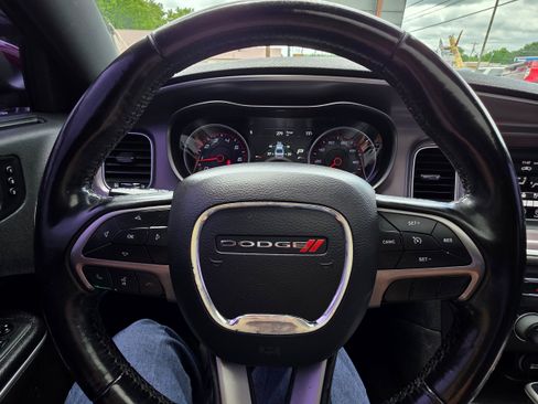 Used 2019 Dodge Charger SXT w/ Leather Interior Group RWD image 9