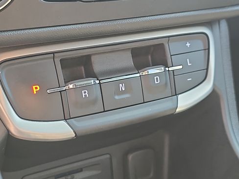 Used 2023 GMC Terrain SLT AWD/4WD image 22