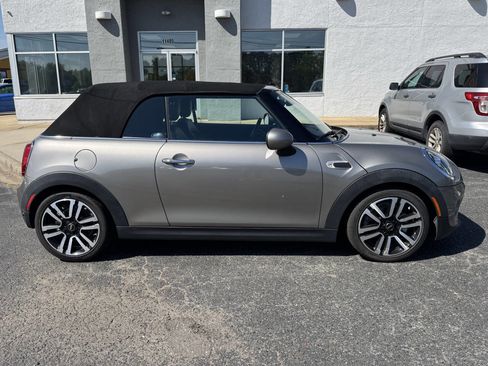Used 2019 MINI Cooper Convertible w/ Premium Package image 5