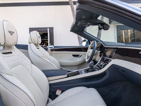 Used 2022 Bentley Continental GT image 21