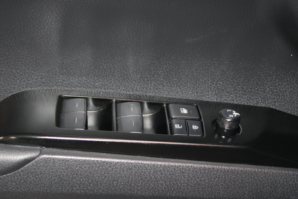 Used 2025 Toyota Camry LE FWD image 34