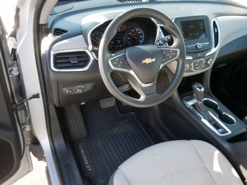 Used 2019 Chevrolet Equinox LS image 11
