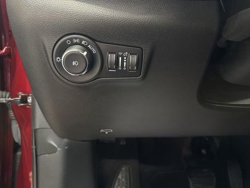 Used 2022 Jeep Compass Latitude w/ Sun and Sound Group image 27