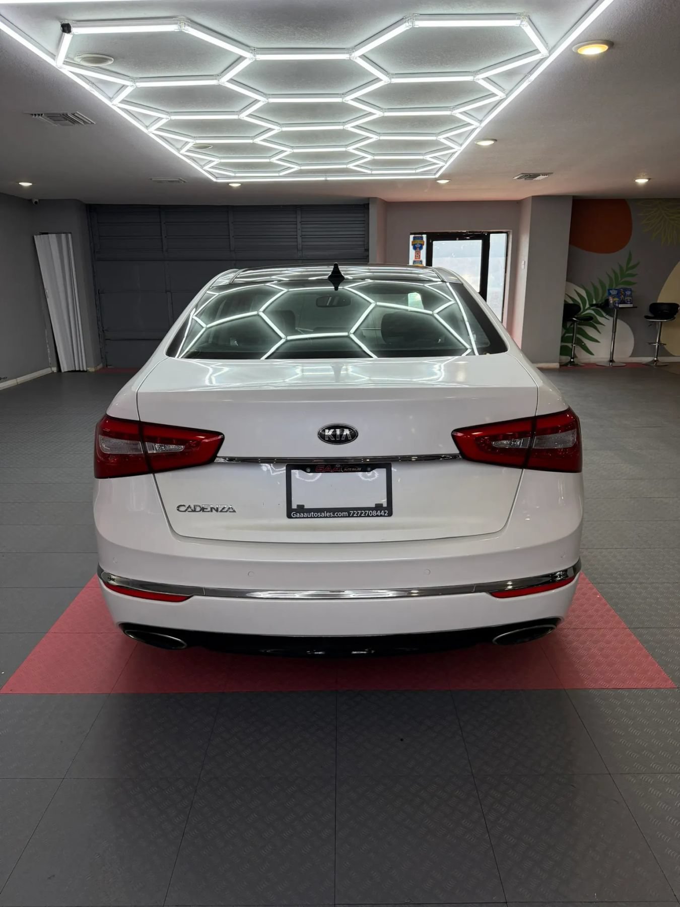 Used 2015 Kia Cadenza Premium w/ Technology Package FWD image 5