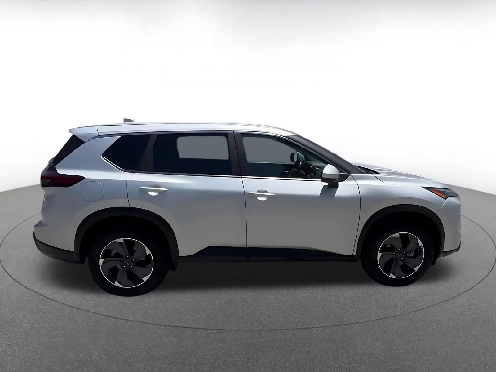 Used 2025 Nissan Rogue SV FWD image 15