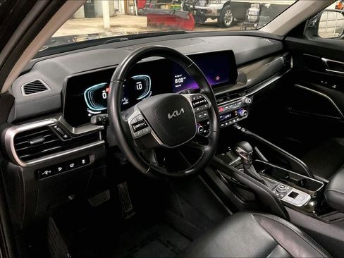 Used 2025 Kia Telluride S image 13