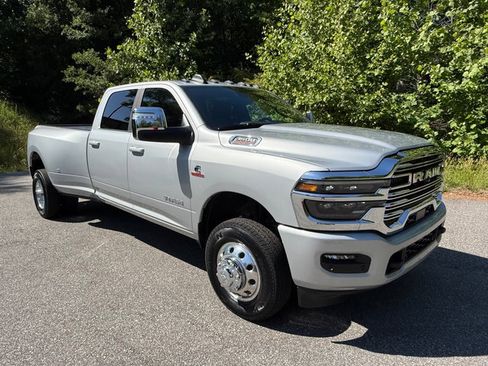 New 2026 RAM 3500 Laramie AWD/4WD image 5