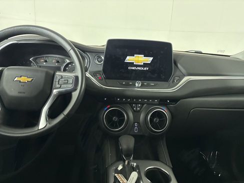 Used 2025 Chevrolet Blazer LT FWD image 21