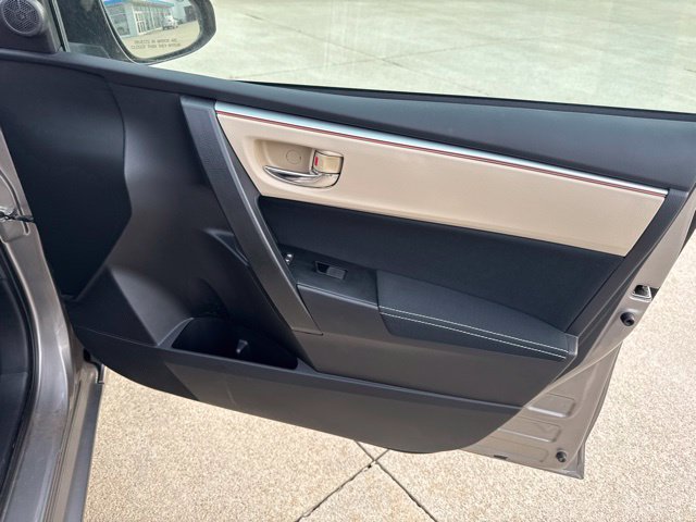 Used 2016 Toyota Corolla LE FWD image 10