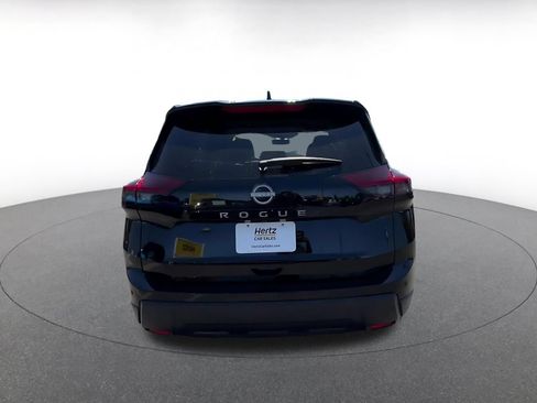 Used 2025 Nissan Rogue SV FWD image 12