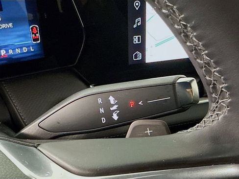 Used 2025 Chevrolet Equinox LT w/ Safety and Technology Package image 17