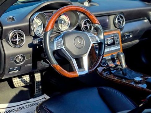 Used 2014 Mercedes-Benz SLK 350 image 16