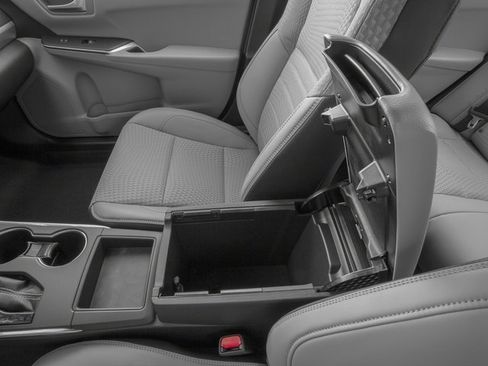 Certified 2016 Toyota Camry SE FWD image 19