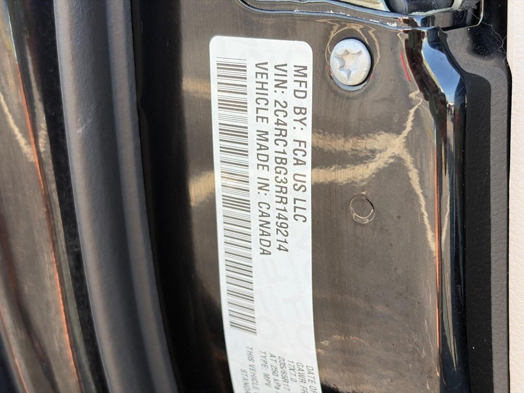 Used 2024 Chrysler Pacifica Touring-L FWD image 25