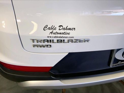 Used 2025 Chevrolet TrailBlazer LT AWD/4WD image 8