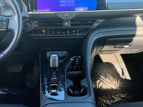 Certified 2024 Toyota Crown image 15