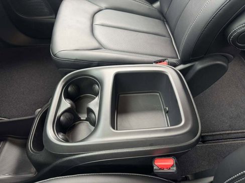 New 2026 Chrysler Pacifica Select image 33