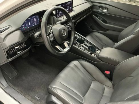 Used 2023 Honda Accord Touring image 14