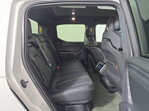 Used 2024 Rivian R1T Adventure AWD/4WD image 22