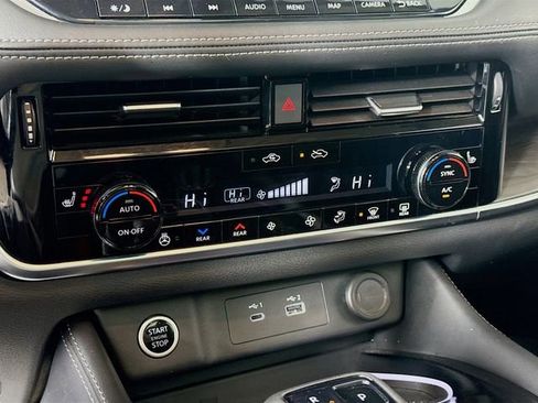 Used 2023 Nissan Rogue Platinum w/ Platinum Premium Package image 16