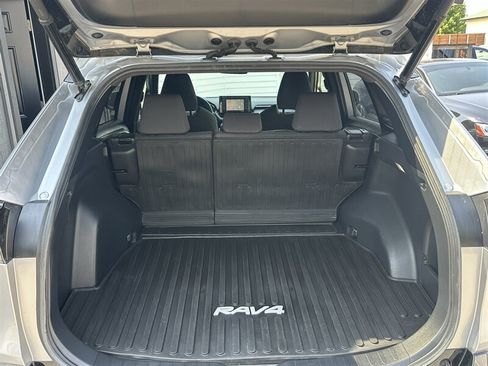 Used 2022 Toyota RAV4 SE w/ Convenience Package AWD/4WD image 29