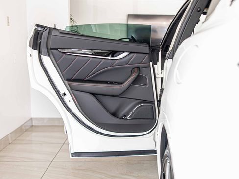 Used 2024 Maserati Levante Modena Ultima image 38