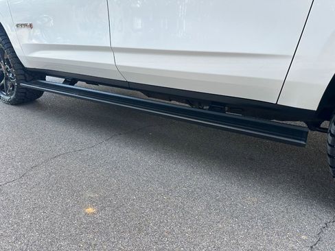 Used 2023 GMC Yukon XL AT4 image 57