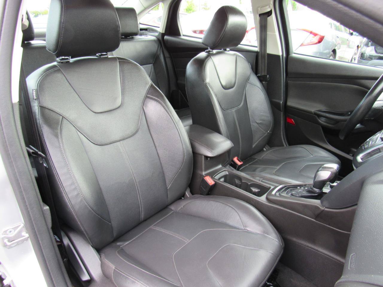 Used 2015 Ford Focus SE w/ Equipment Group 201A FWD image 28