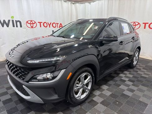 Used 2023 Hyundai Kona SEL FWD image 3