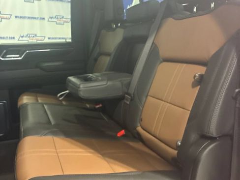 Used 2024 Chevrolet Silverado 2500 High Country w/ High Country Premium Package AWD/4WD image 37