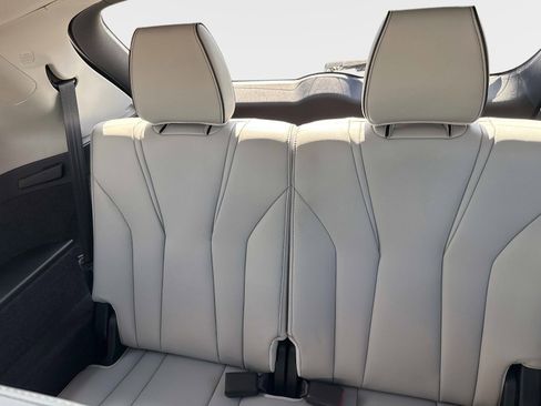 Used 2023 Acura MDX SH-AWD w/ Advance Package image 12