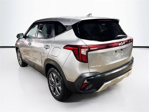Used 2024 Kia Seltos LX image 5