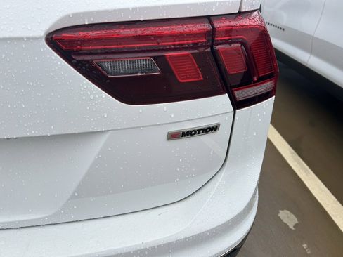 Used 2020 Volkswagen Tiguan SE image 6