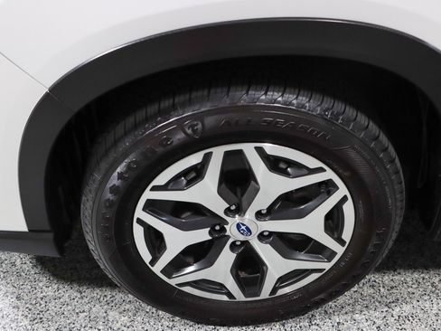 Used 2023 Subaru Forester Premium AWD/4WD image 11