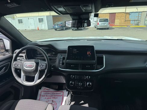 Used 2024 GMC Yukon XL SLE w/ Gmc Pro Safety Plus Package AWD/4WD image 14