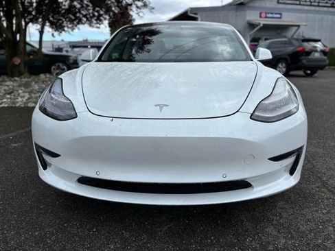 Used 2018 Tesla Model 3 Mid Range image 2