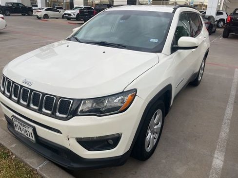 Used 2019 Jeep Compass Latitude w/ Popular Equipment Group image 2