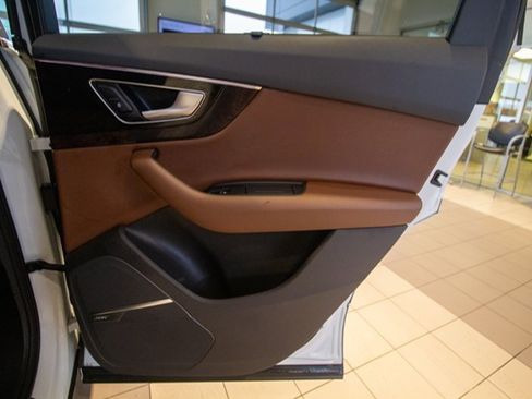 Used 2018 Audi Q7 3.0T Prestige image 11