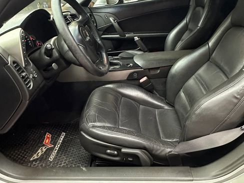 Used 2005 Chevrolet Corvette Convertible w/ Preferred Equipment Group RWD image 20