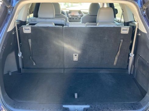 Used 2020 Toyota Highlander XLE image 12