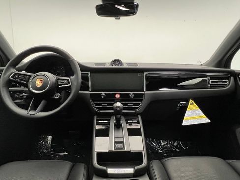Used 2026 Porsche Macan AWD/4WD image 6