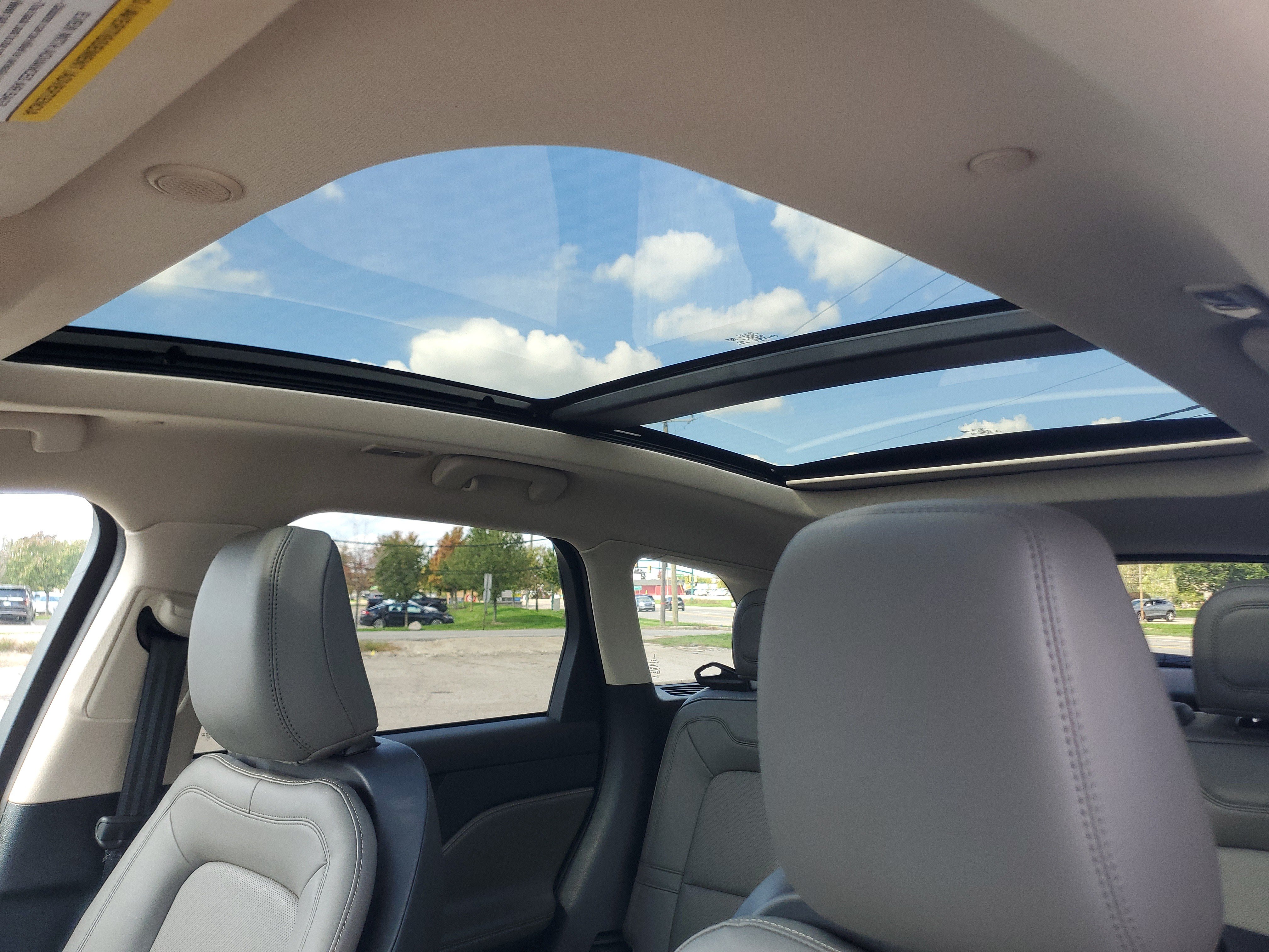 Certified 2024 Lincoln Corsair AWD w/ Equipment Group 101A image 11