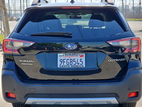 Used 2023 Subaru Outback Limited image 16