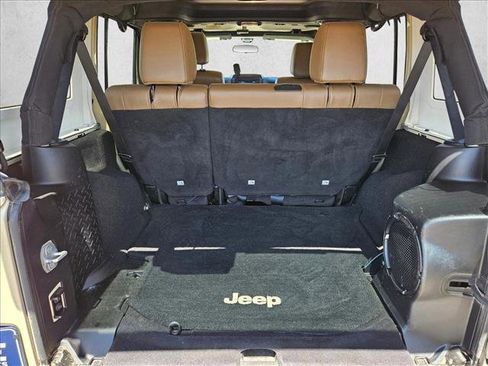 Used 2012 Jeep Wrangler Unlimited Rubicon AWD/4WD image 6