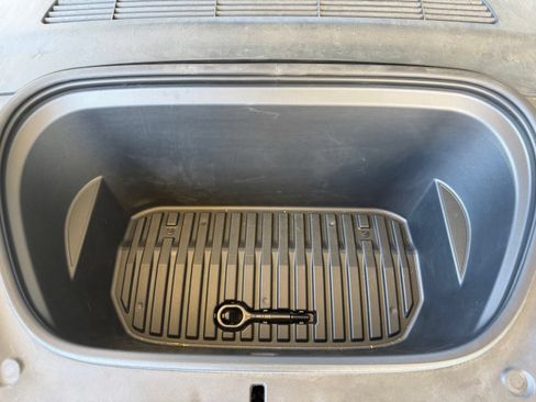 Used 2023 Tesla Model Y Long Range AWD/4WD image 18
